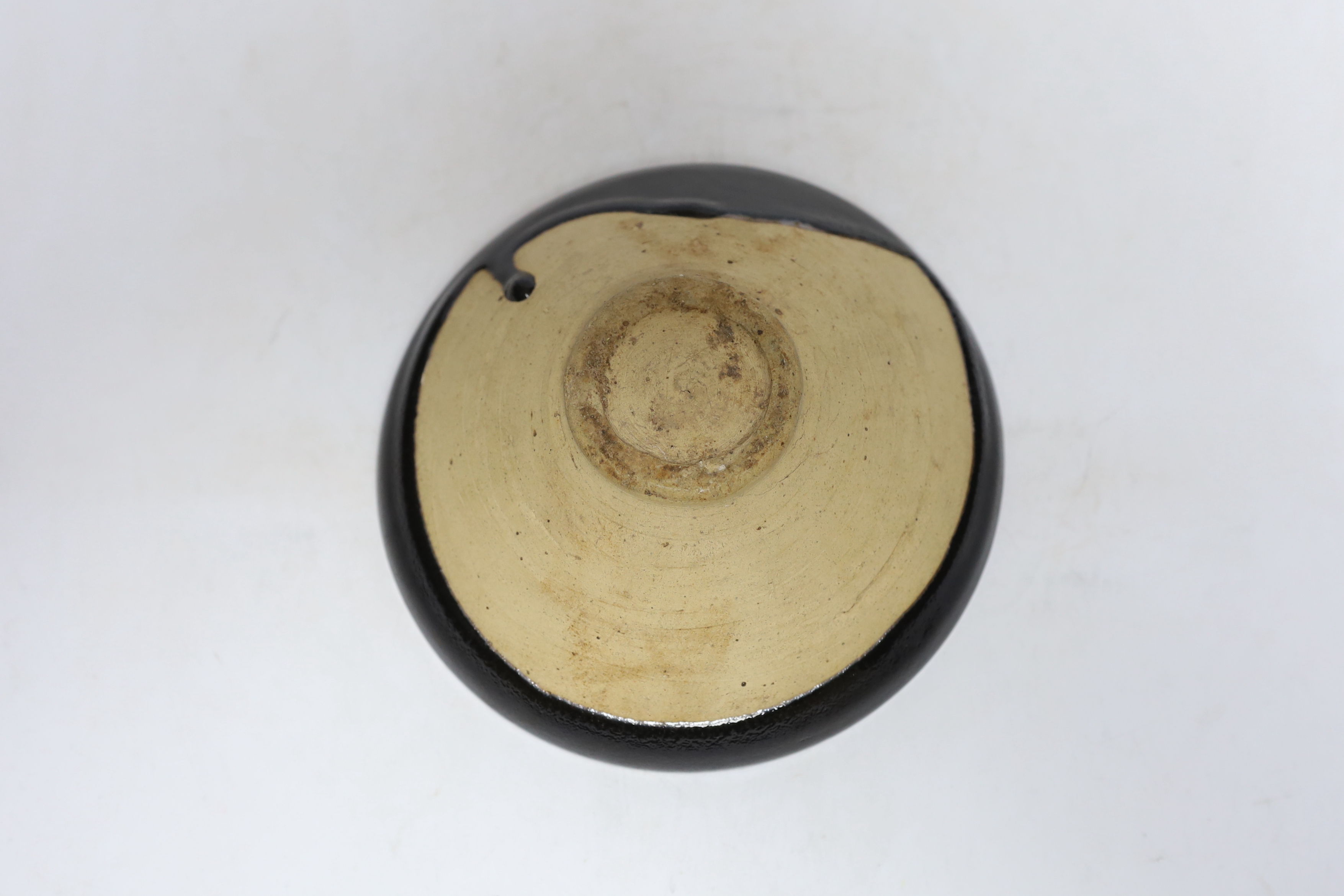 A Chinese Jian ware large bowl, Song dynasty, 18cm diameter